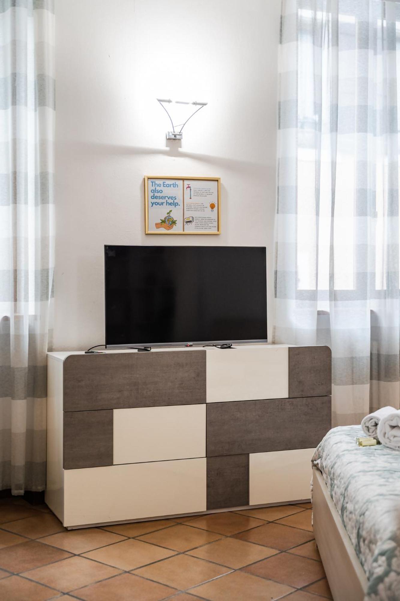 Riverwalk Al Castello Indipendent Apartments Verona Bagian luar foto